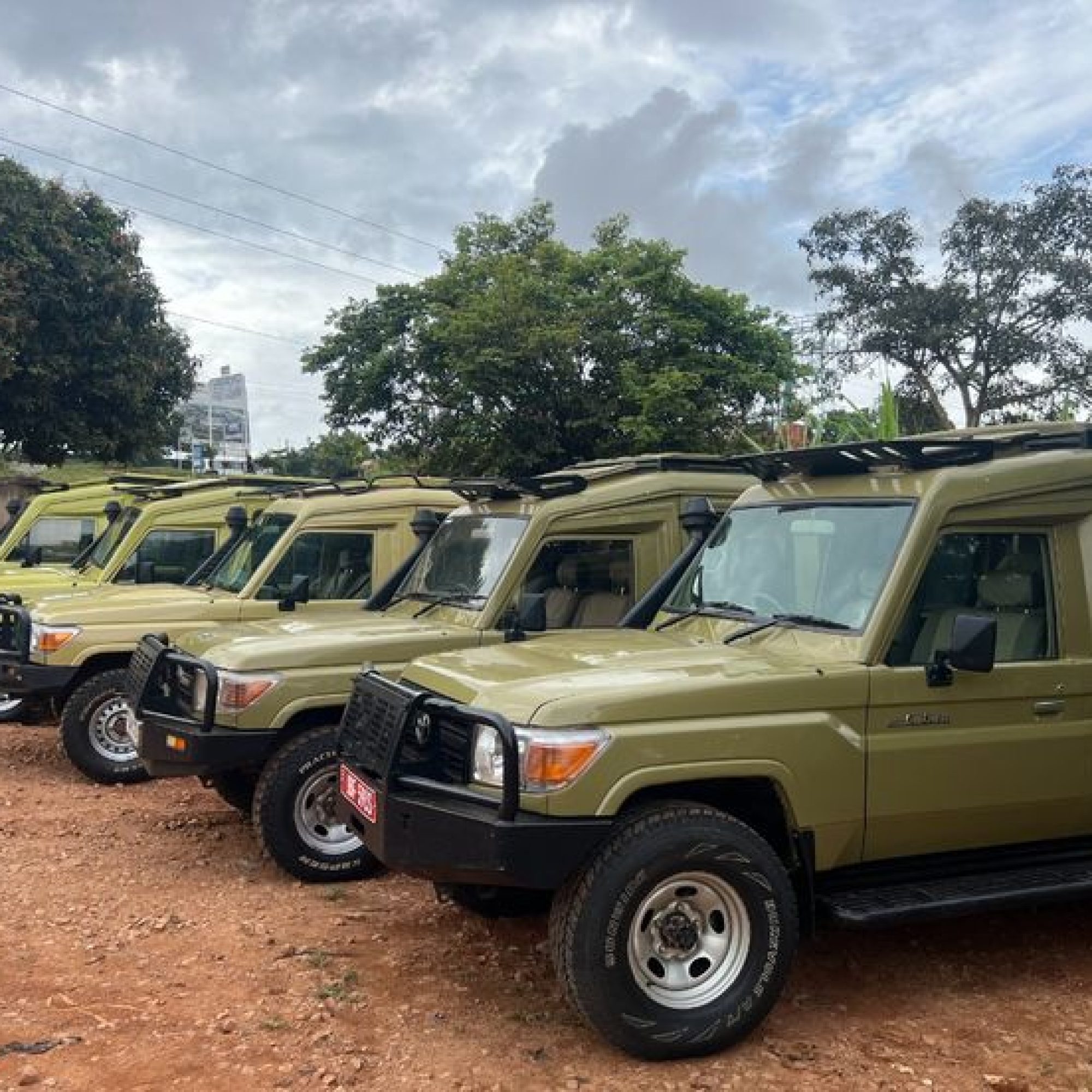 4x4 car Hire Entebbe with a Driver